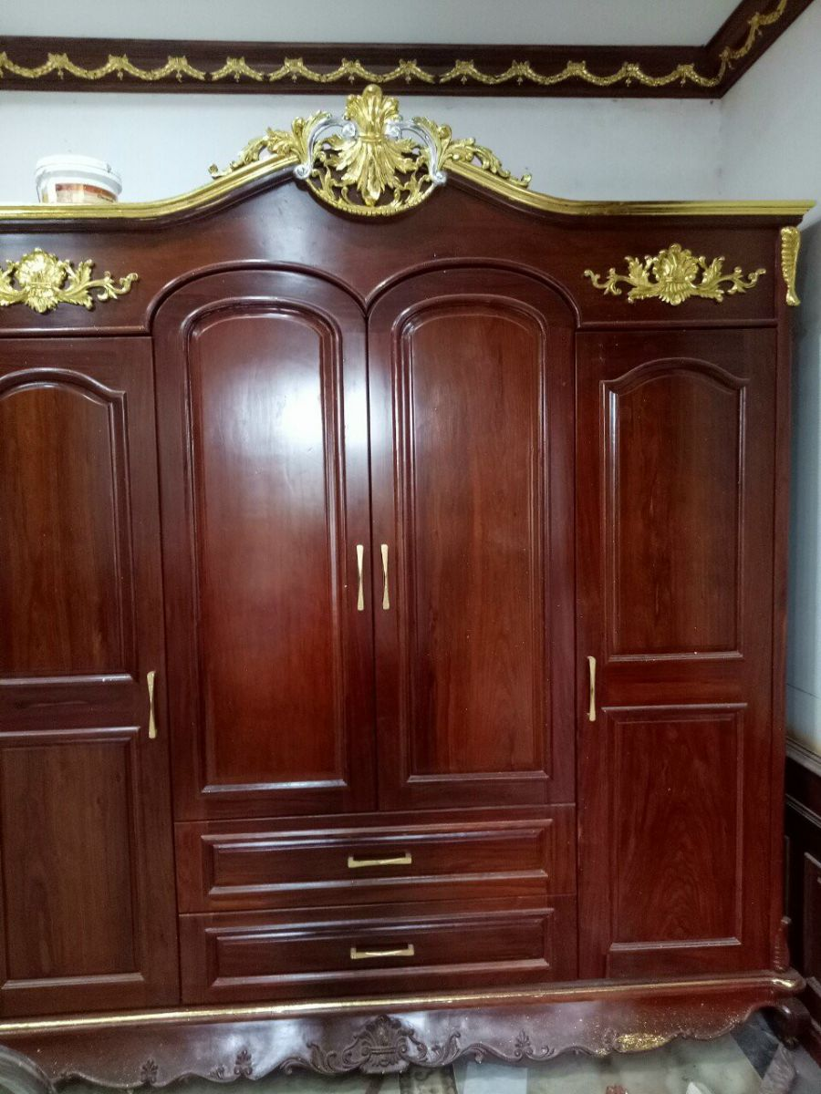 Tủ quần áo gỗ nhà anh Hiếu - Gò Vấp: Công trình được hoàn thiện bề mặt và sơn PU chỉn chu, giúp tủ quần áo có diện mạo mới sạch đẹp, đồng bộ với không gian nội thất.