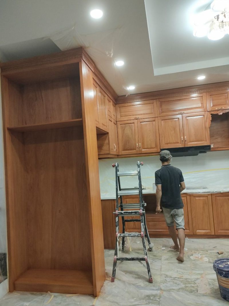 sơn cửa gỗ cũ